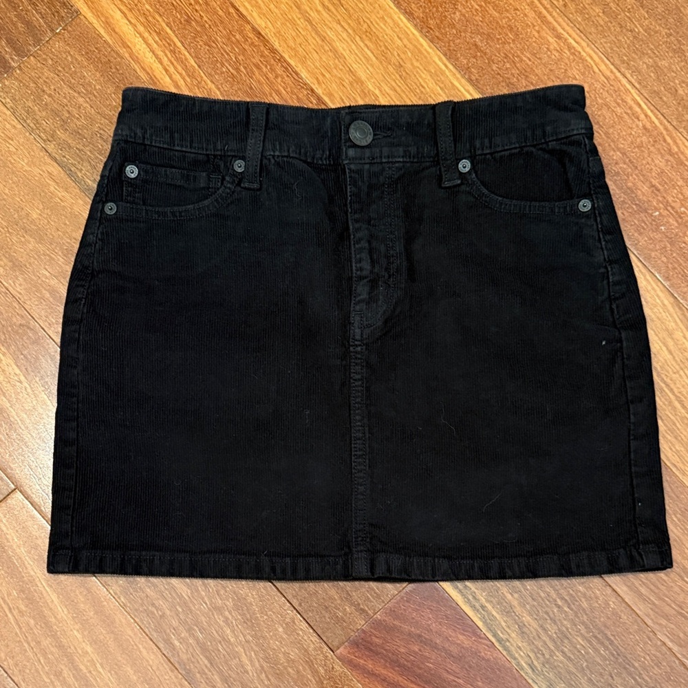 American Eagle Outfitters Black corduroy Mini Skirt, size 0
